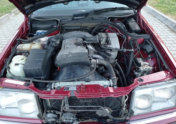 Mercedes-Benz W124 (1984-1993) cena 27400 przebieg: 230000, rok produkcji 1992 z Kielce małe 466